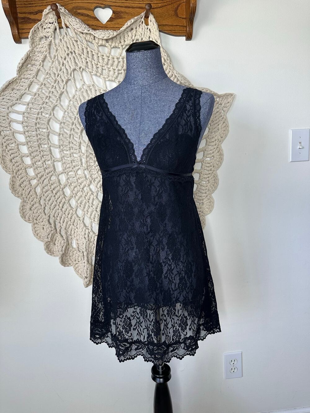 Victoria’s Secret Very Sexy Y2K Black Lace Sheer Nightie Size Large